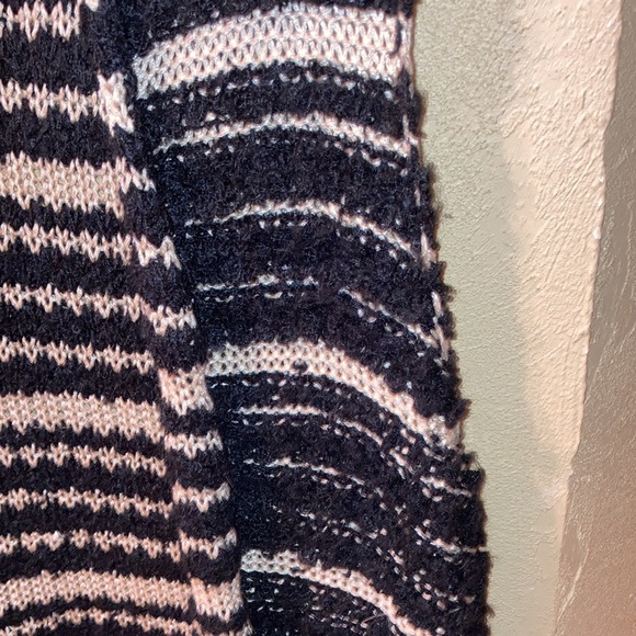 Sweeter Vest - Picture 2 of 2